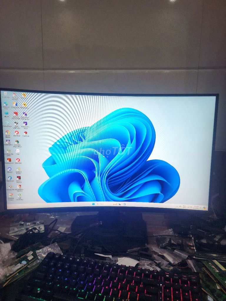 Màn Asus 27inch cong, 165Hz