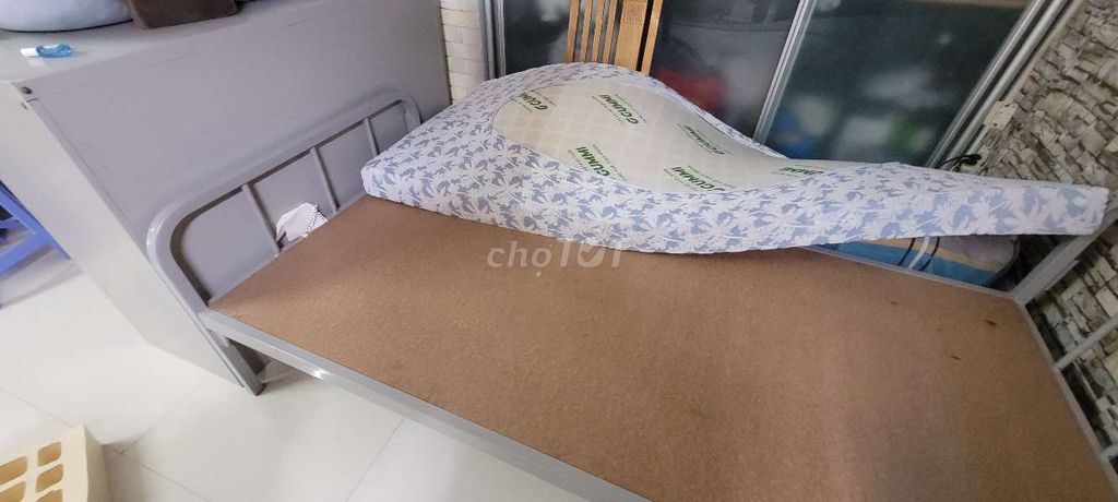 Giường đơn Hòa Phát Sắt Xám. Mua bán Giường, chăn ga gối nệm tại Quận 1 Tp Hồ Chí Minh được đăng bởi Vũ Vu hình 1