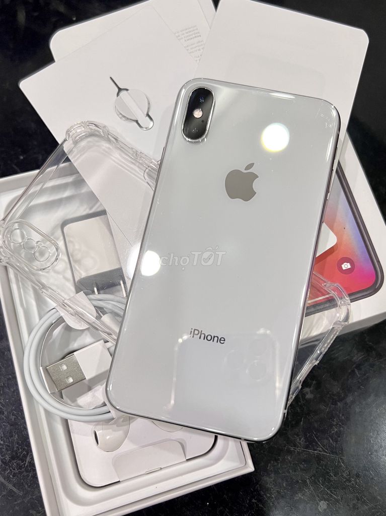 Cần bán iphone Xs 64G Qtế đang xài pin 90% đẹp 99%