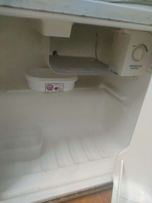 Bán 1 tủ lạnh nhỏ