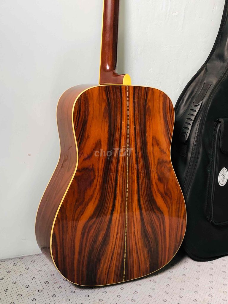 Guitar Yamaha Nhật FG-251B rất đẹp.