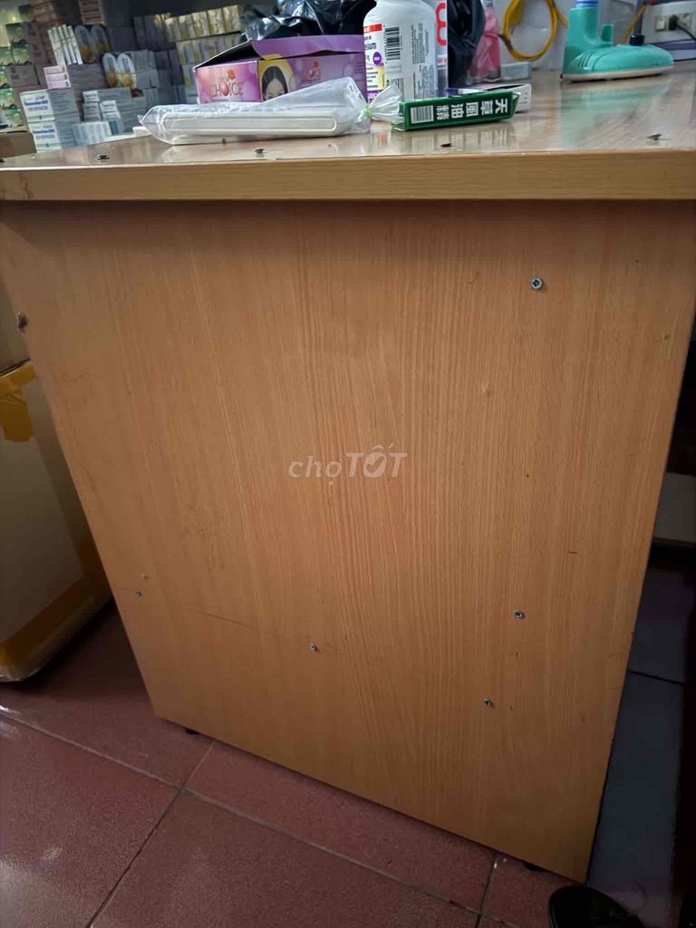 Bàn học Gỗ Vàng gỗ 60x120cm có tủ. Mua bán Bàn ghế tại Quận Kiến An Hải Phòng được đăng bởi Minh Quý hình 1