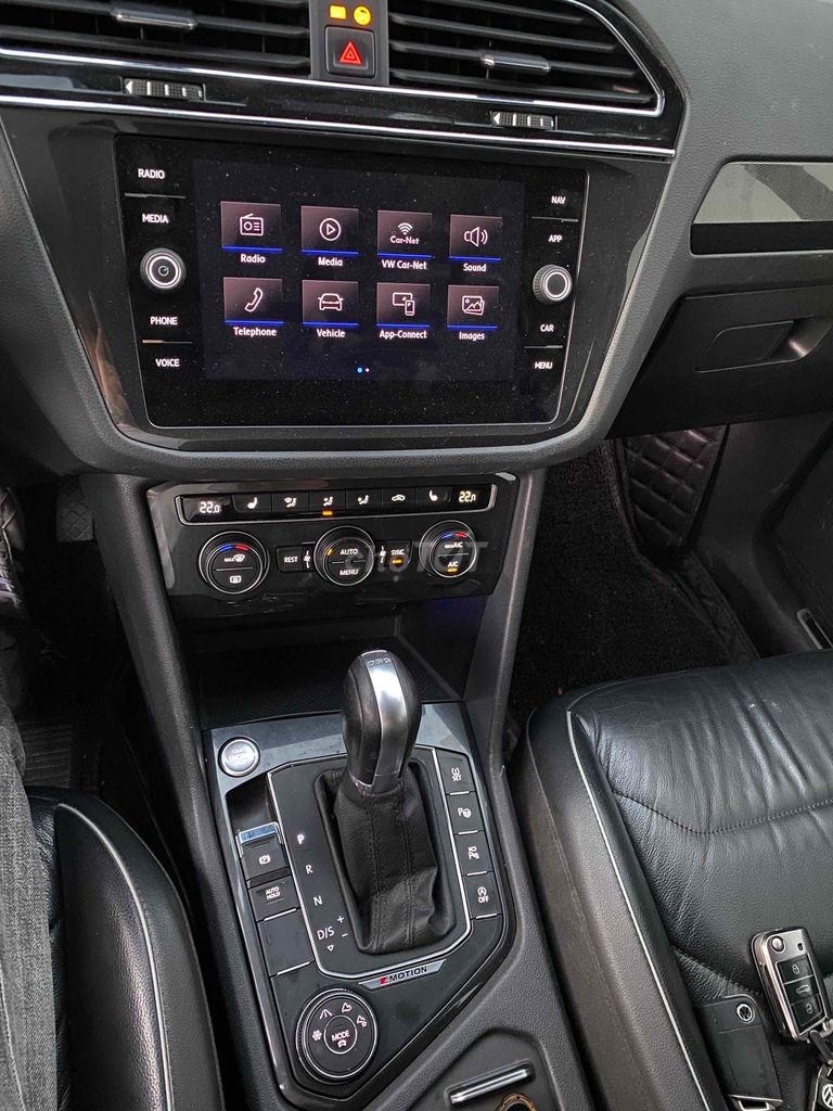 Volkswagen Tiguan 2018. Mua bán Ô tô tại Quận Nam Từ Liêm Hà Nội được đăng bởi KM Auto hình 14