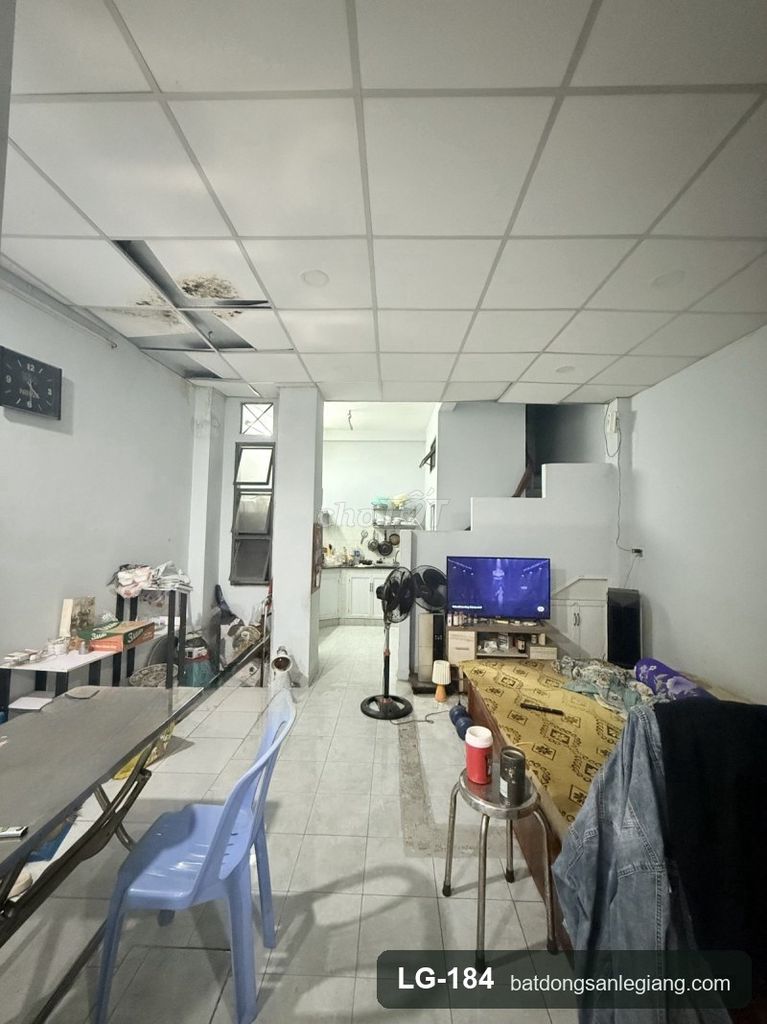 ДОМ QUANG TRUNG GO VAP, 57 М², 3 СПАЛЬНИ, СОСНОВАЯ АЛЛЕЯ - за магазином