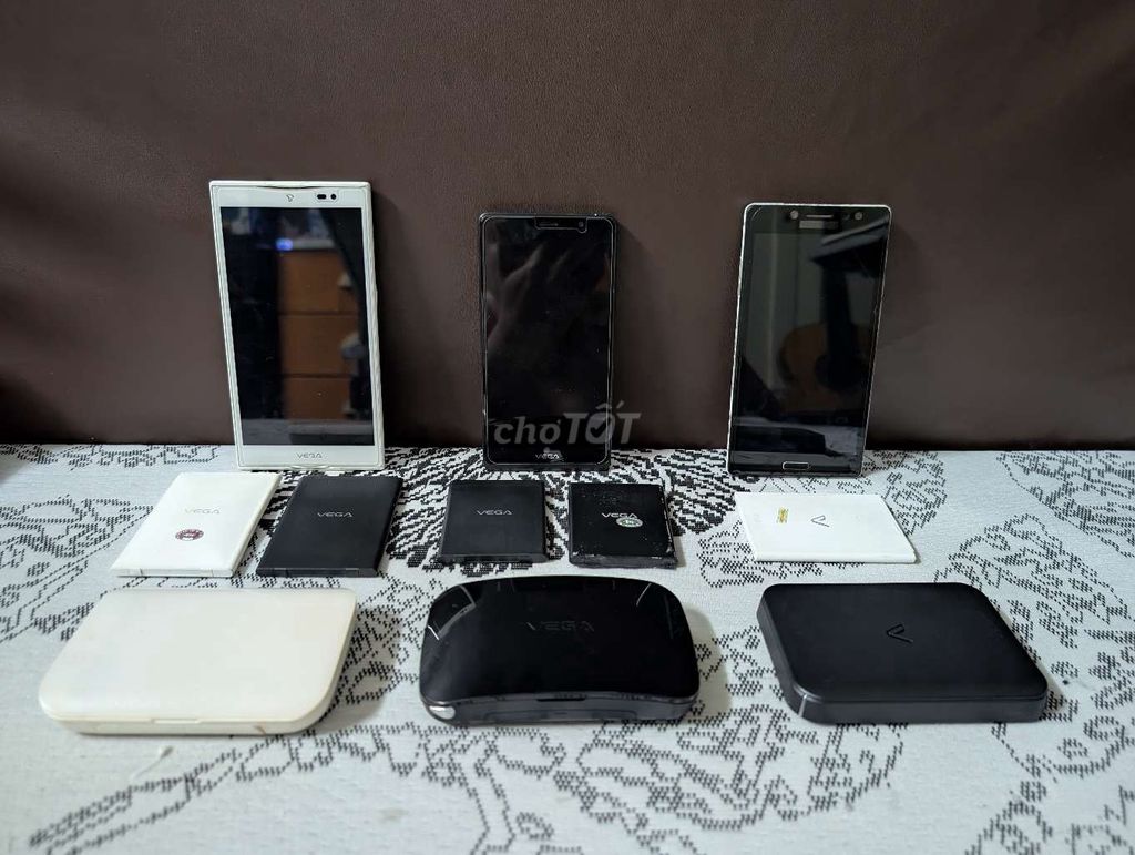 3 máy Sky Pantech và 1 ĐT đập đá Viettel dọn nhà. Mua bán Điện thoại tại Quận Tân Bình Tp Hồ Chí Minh được đăng bởi Thiện hình 1