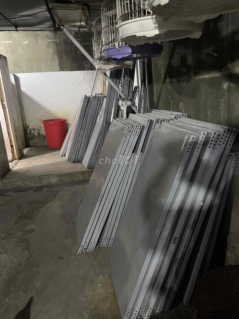 Kệ sắt chữ V 5 tầng Xám. Mua bán Tủ, kệ gia đình tại Quận Tân Phú Tp Hồ Chí Minh được đăng bởi Thu Hồng hình 1