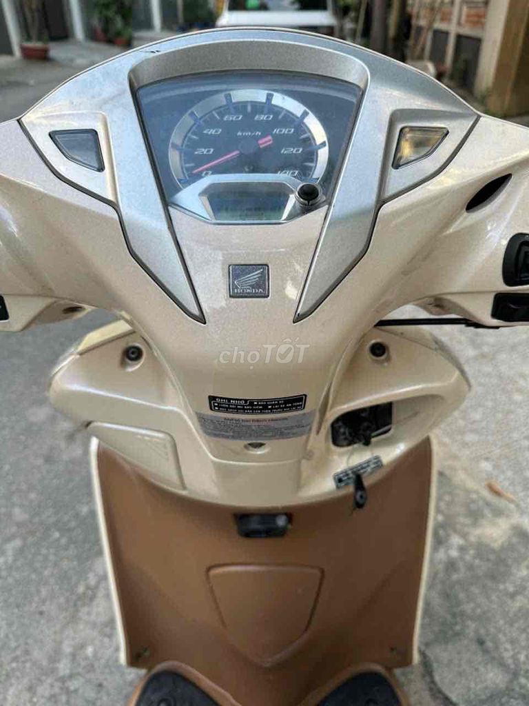 Honda Lead 125 Fi màu vàng kem đời 2017  bst 99. Mua bán Xe máy tại Quận 11 Tp Hồ Chí Minh được đăng bởi nguyenxuanthinh quận tân phú  hình 8