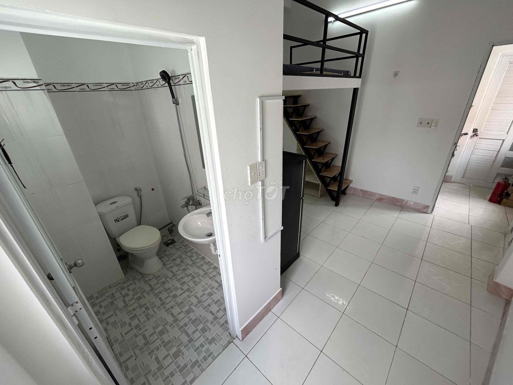 PHÒNG GÁC CỬA SỔ NGAY QUẬN 3, GẦN CV LÊ THỊ RIÊNG. Cho thuê phòng trọ tại Quận 3 Tp Hồ Chí Minh được đăng bởi  Quang Khánh HiFriendz hình 3