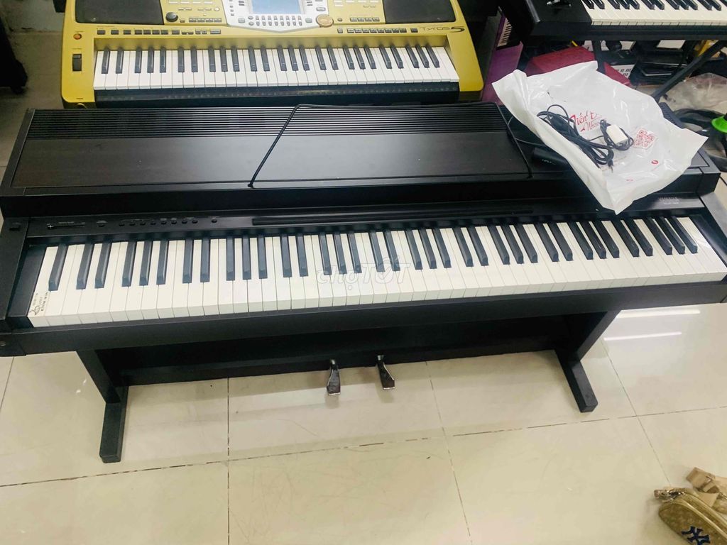 piano yamaah clp 30 thanh lí 1 cây