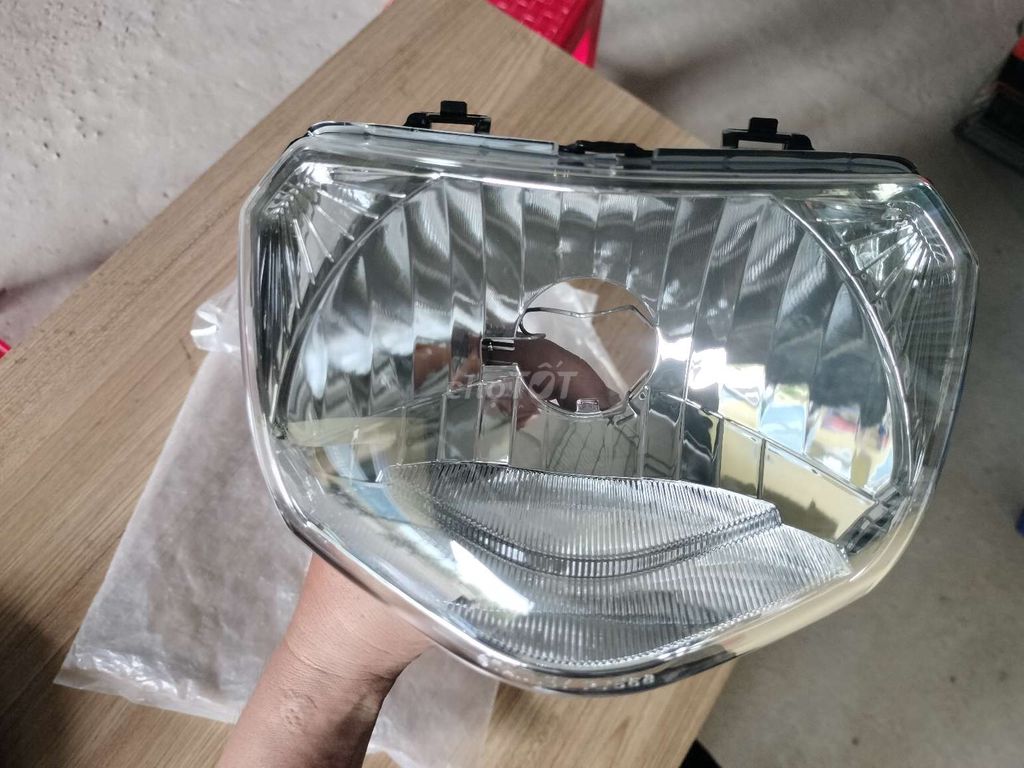Chóa Đèn Suzuki Axelo chính hãng. Mua bán Phụ tùng xe tại Huyện Mang Thít Vĩnh Long được đăng bởi TRẦN HOÀNG NAM hình 1
