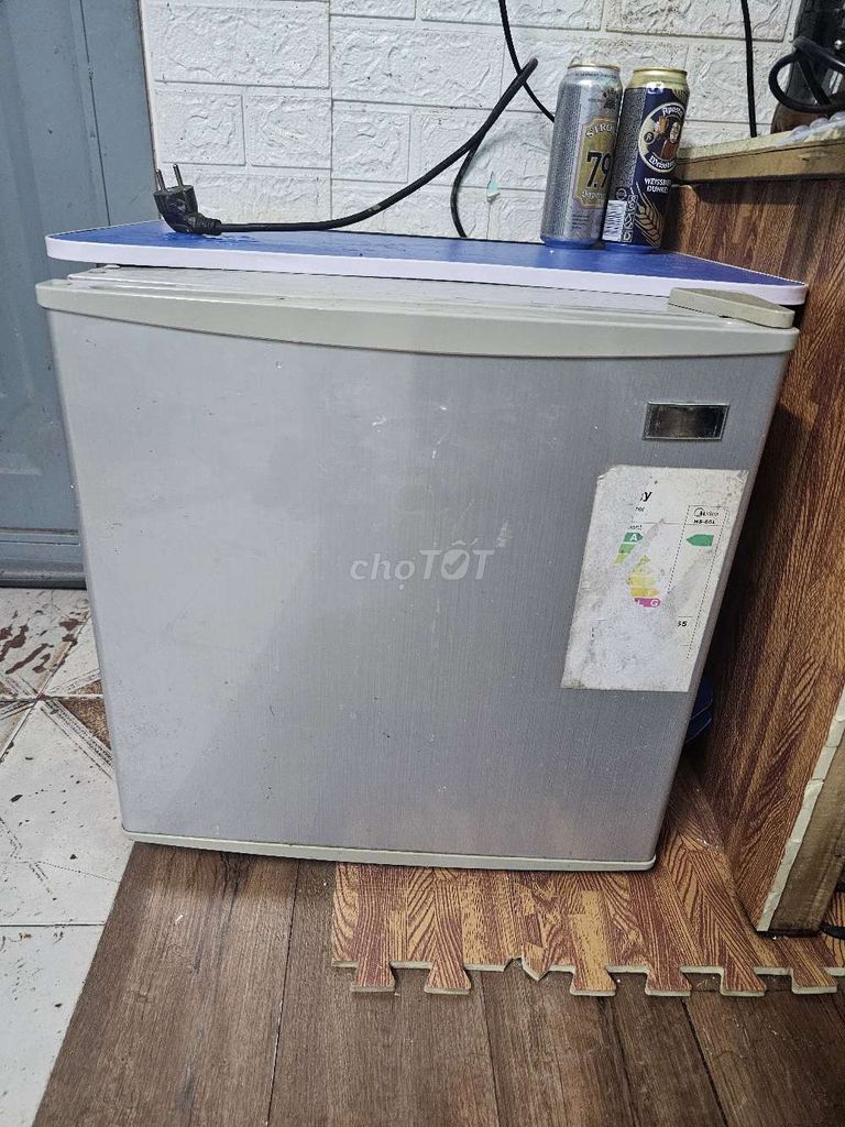 Tủ lạnh mini 50 lít Xám đã qua sử dụng. Mua bán Tủ lạnh tại Quận Hoàng Mai Hà Nội được đăng bởi Dương hình 1