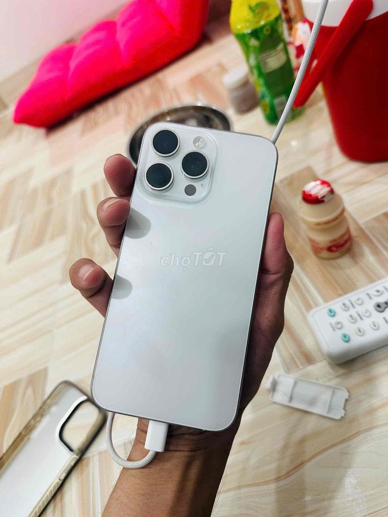 Apple iPhone 15 Pro Max 256GB Trắng. Mua bán Điện thoại tại Thành phố Thủ Dầu Một Bình Dương được đăng bởi Nguyễn Phương hình 1