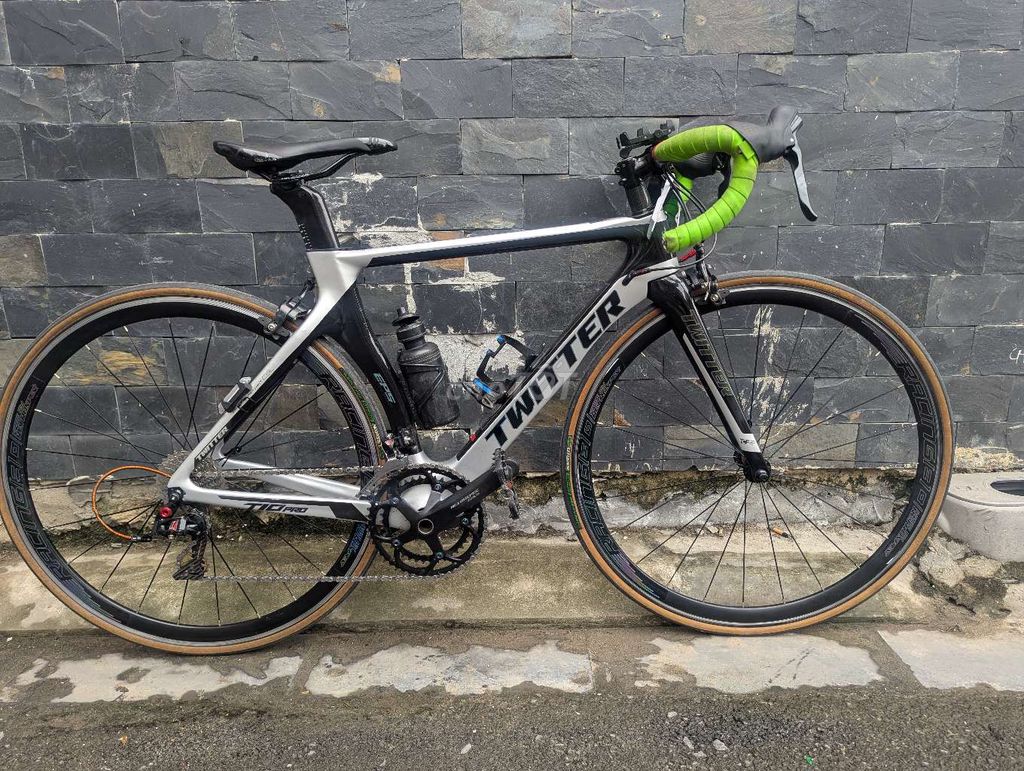 xe đua cacbon twitter T10 pro. Mua bán Xe đạp tại Quận Tây Hồ Hà Nội được đăng bởi nguyễn nam hình 1