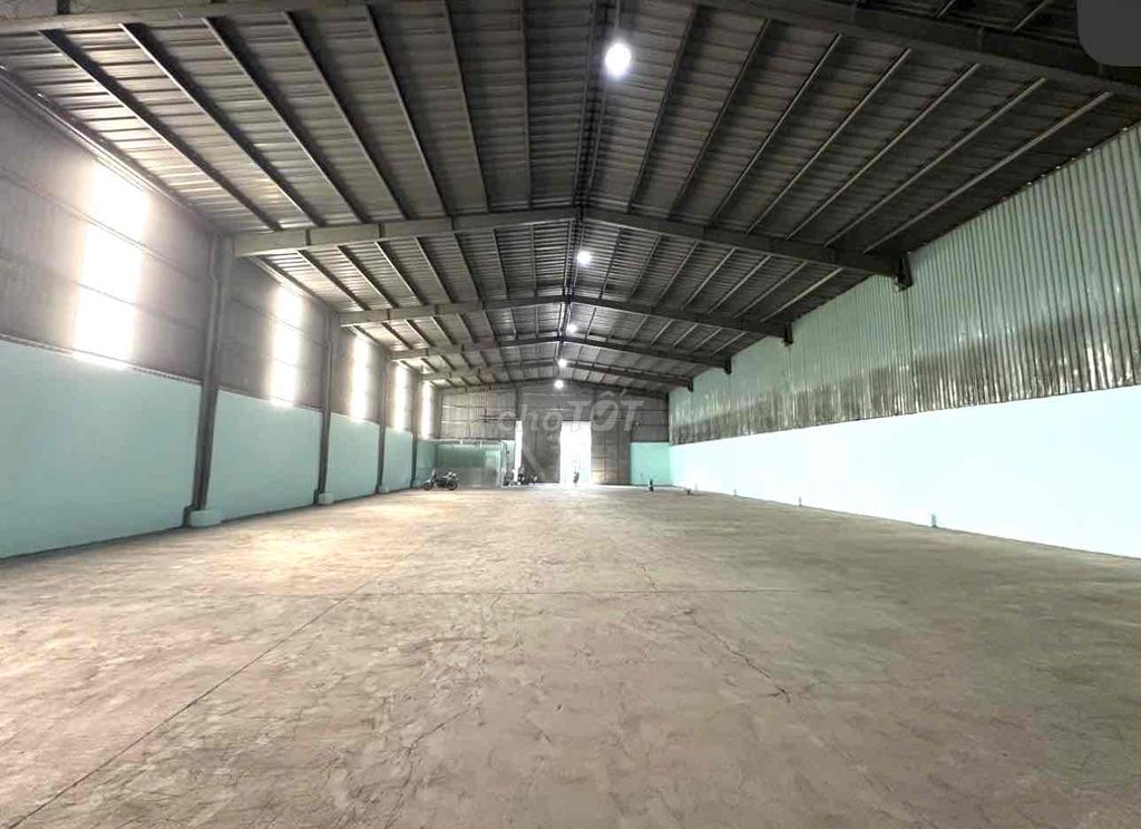 KHO XƯỞNG ĐẸP MỚI Y HÌNH(1200m2)MT CONT 40FIX,TRẦN CAO,SÂN RỘNG