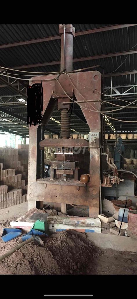 máy ép thủy lực. Mua bán Đồ chuyên dụng, Giống nuôi trồng tại Thành phố Thuận An Bình Dương được đăng bởi co khi che tao may hình 1