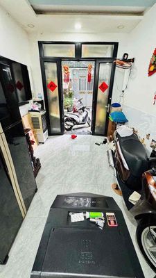 Nhà phố 21 m² · 2 PN · Đường Khánh Hội
