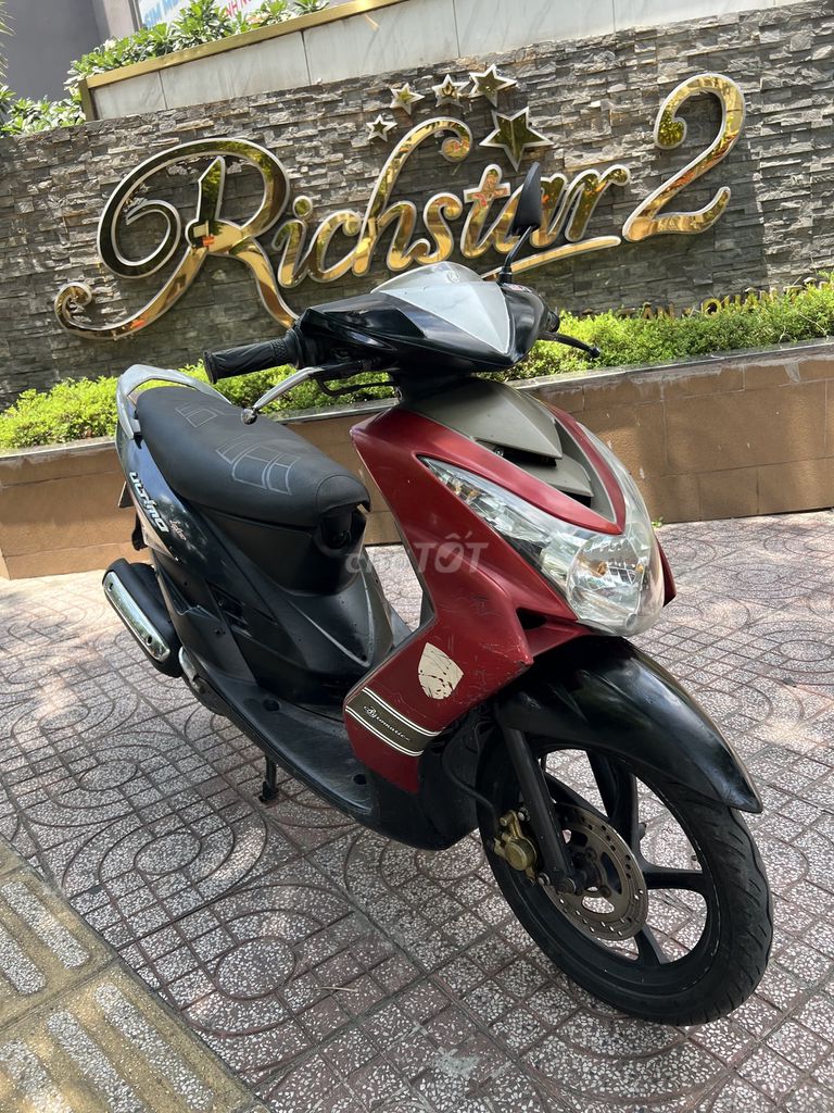 Скутер Yamaha Mio Ultimo красный, черный, серебристый