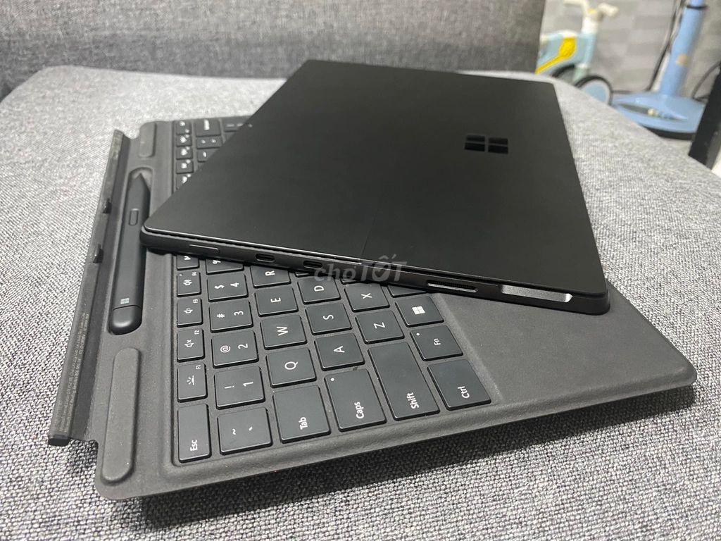 Microsoft Surface Pro 8 i5 8GB/256GB. Mua bán Laptop tại Quận Gò Vấp Tp Hồ Chí Minh được đăng bởi Linh Surface Bảo Bảo hình 1