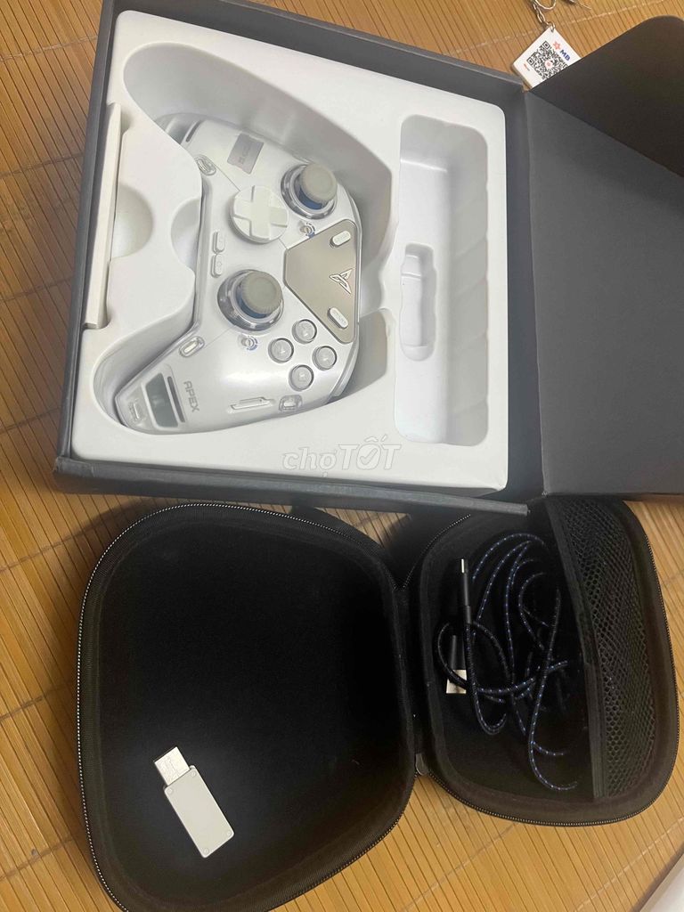 Tay cầm chơi game Apex 4 Trắng. Mua bán Thiết bị chơi game tại Huyện Hoài Đức Hà Nội được đăng bởi Hưng Văn Phạm hình 1