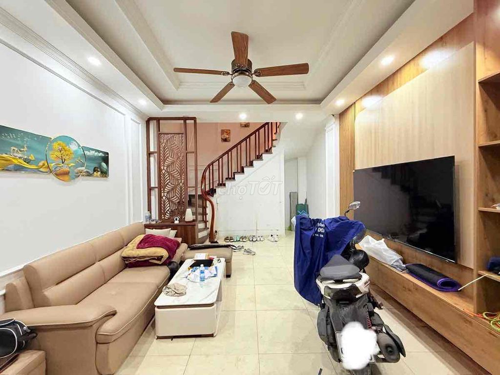 Tôn Thất Tùng, sát phố, ngõ ba gác thông, nhà mới, full đồ, 35m*5T