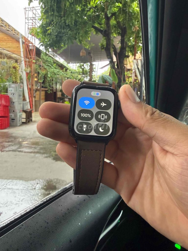 Apple Watch SE 2022 Đen Dây da. Mua bán Thiết bị đeo thông minh tại Quận Ngũ Hành Sơn Đà Nẵng được đăng bởi huy hình 1