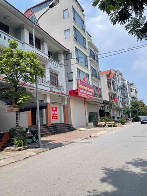 BÁN ĐẤT TẶNG NHÀ 5 TẦNG  MẶT PHỐ KINH DOANH KHỦNG  KIM CHUNG, ĐÔNG ANH. Mua bán nhà ở tại Huyện Đông Anh Hà Nội được đăng bởi Nguyễn Ngọc Thủy