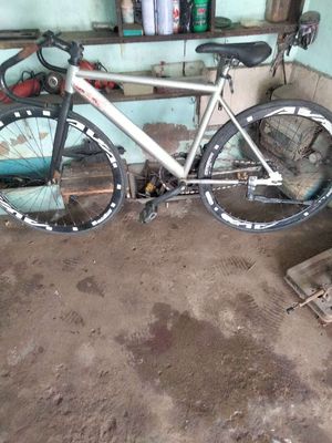 Dư dùng bán .cho ai cần dùng. Mua bán Xe đạp tại Huyện Nhà Bè Tp Hồ Chí Minh được đăng bởi phú