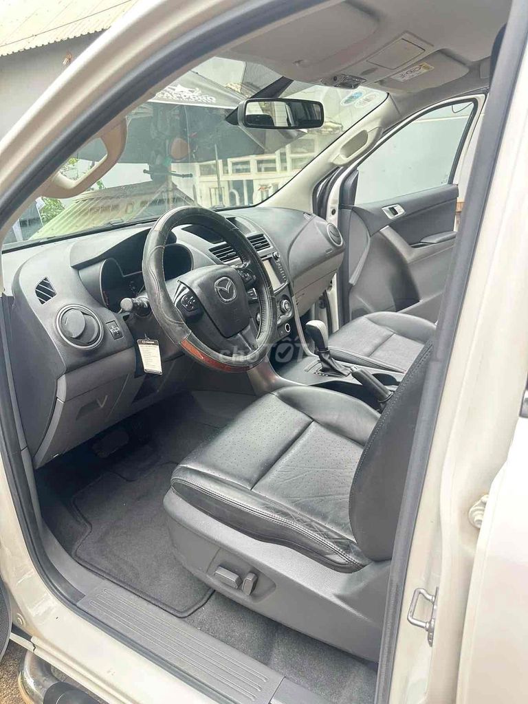 Mazda BT-50 Luxury 2.2L 2019 белый