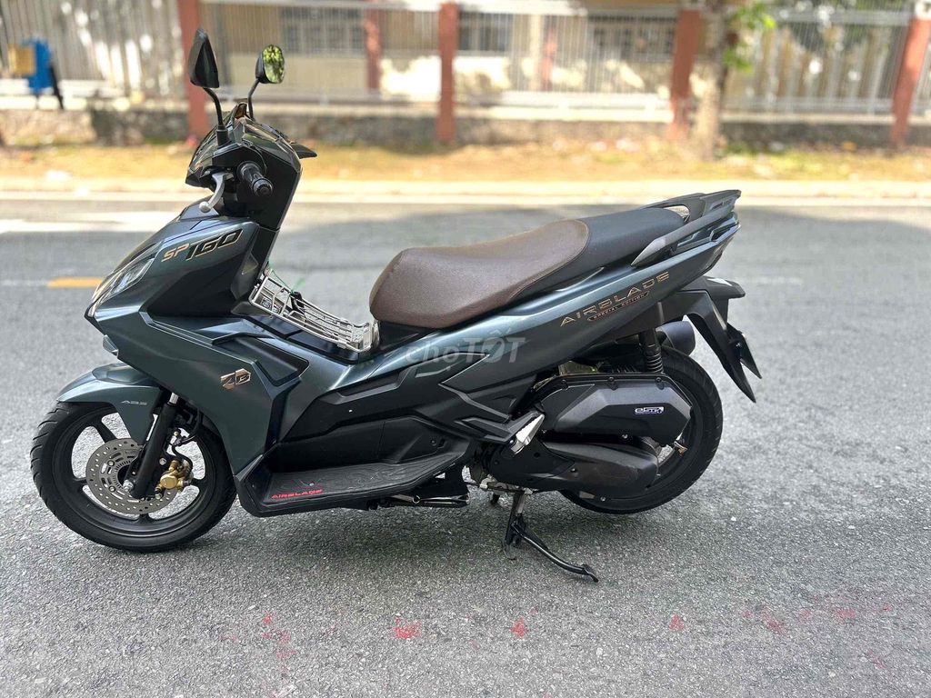 AB 160 ABS 2023 xanh ĐB – Xe đẹp keng, zin toàn bộ. Mua bán Xe máy tại Thị xã Tân Uyên Bình Dương được đăng bởi Xe máy cũ 360 Bình Dương hình 1