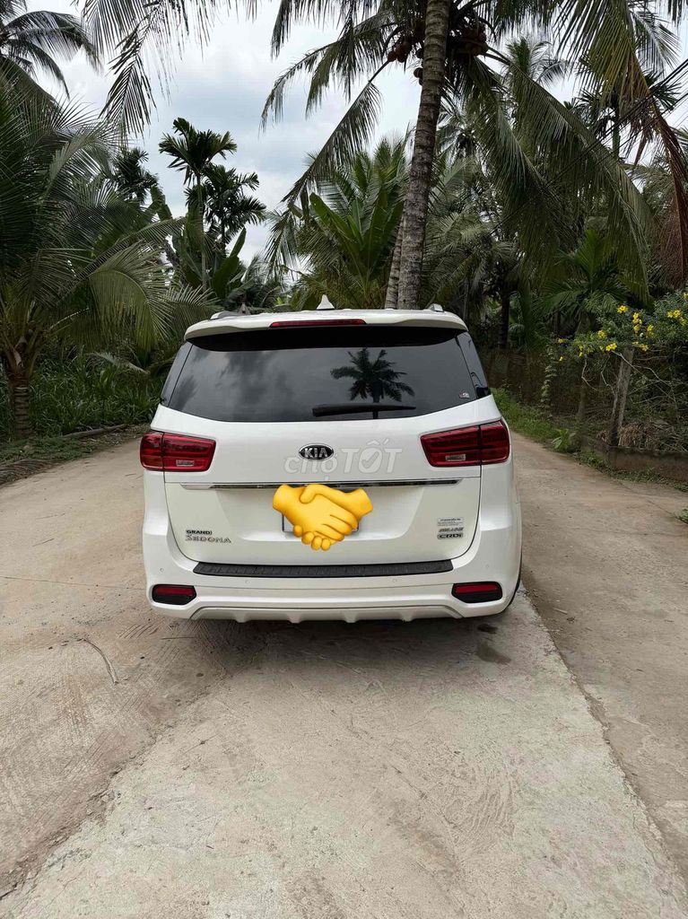 Kia Sedona 2020 2.2 DAT Deluxe - 300000 km. Mua bán Ô tô tại Thành phố Mỹ Tho Tiền Giang được đăng bởi Minh Nhựt hình 3