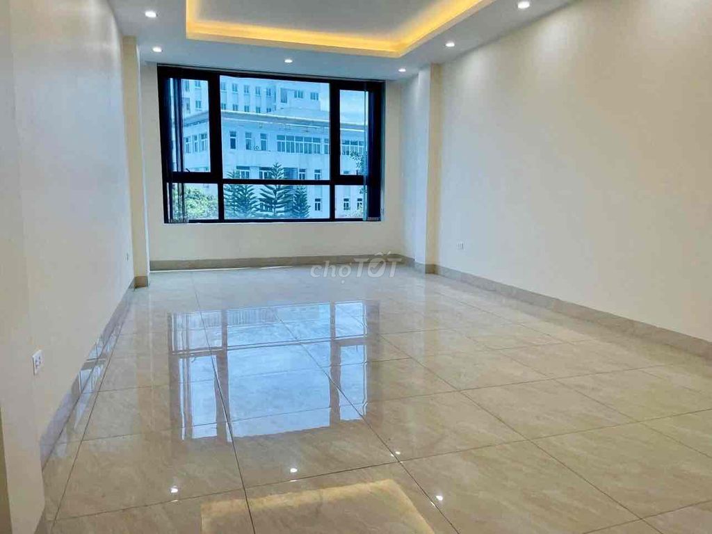 Tin Thật. Nhà Mặt Phố Hoàng Văn Thái, 70m2x7T thang máy, MT 4m, 28 tỷ