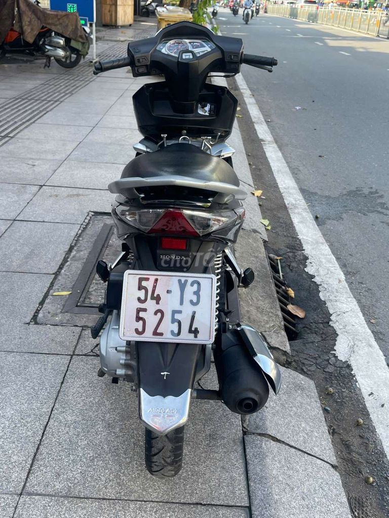 Honda air blade thái Fi 2010 mới 90% biển số TP. Mua bán Xe máy tại Quận Tân Phú Tp Hồ Chí Minh được đăng bởi Tuanduy hình 4