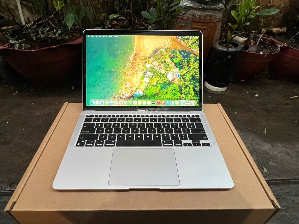 MACBOOK 13'' AIR M1 SILVER / 8G / 256G / XÁCH TAY. Mua bán Laptop tại Quận 3 Tp Hồ Chí Minh được đăng bởi Tèo hình 1