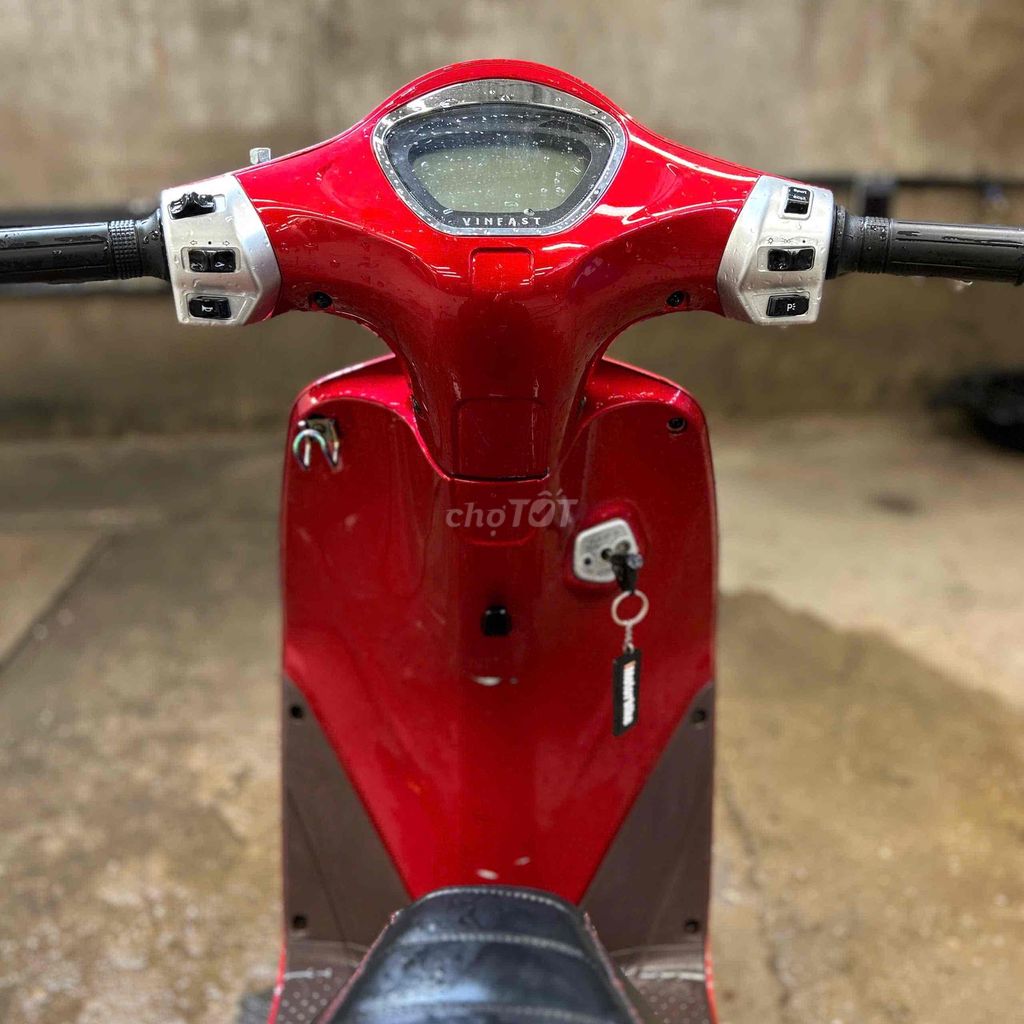 VinFast EVO 200 2025 Электро Красный 23000 км