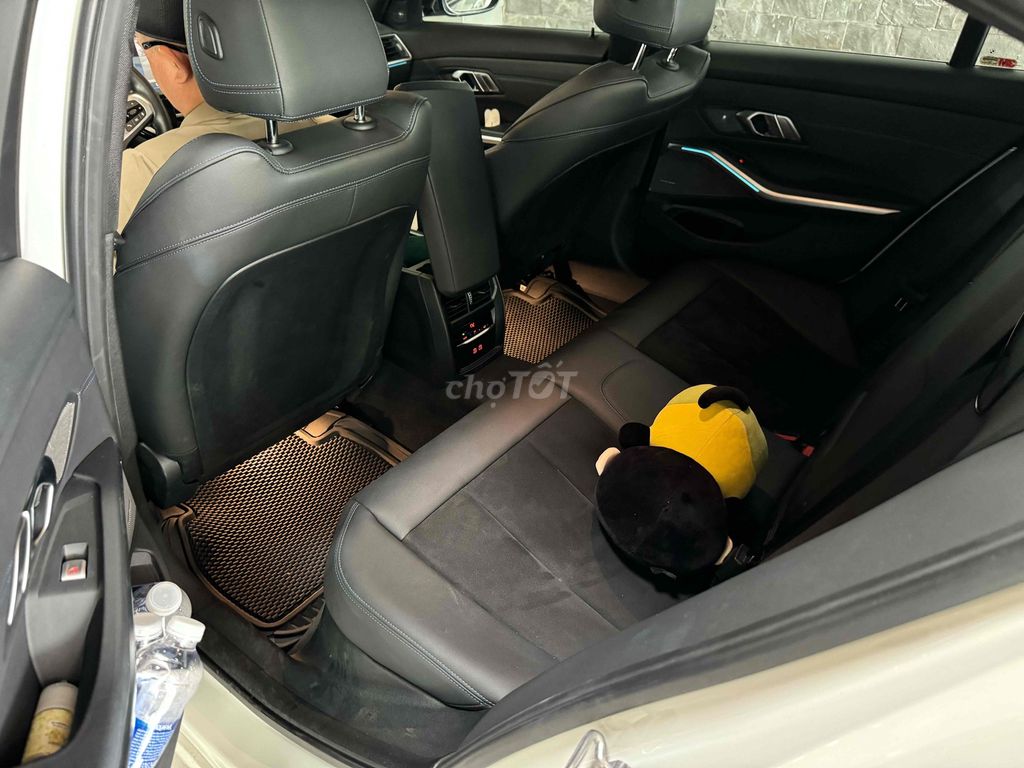 BMW 3 Series 2023 330i M Sport - 27000 km. Mua bán Ô tô tại Quận 7 Tp Hồ Chí Minh được đăng bởi dương hình 3