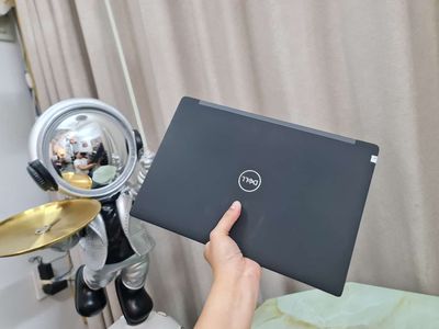 DELL mới 90% COR i7 THẾ HỆ 8 RAM 8 SSD 256G.. Mua bán Laptop tại Quận 10 Tp Hồ Chí Minh được đăng bởi TRINH LAPTOP SỈ SG hình 1