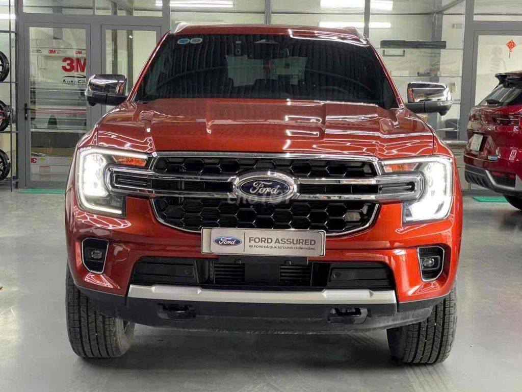 Ford Everest 2023 titanium 1 cầu màu đỏ đặc biệt