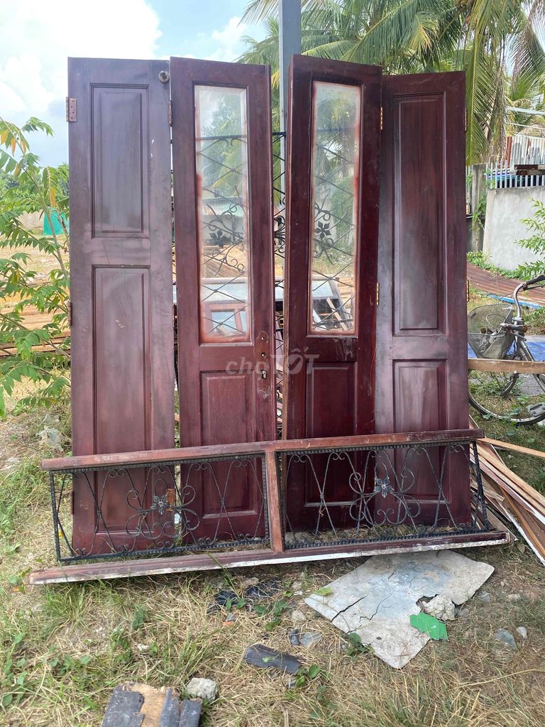 Cửa gỗ Gỗ căm xe 4 cánh như hình. Mua bán Nội thất, đồ gia dụng khác tại Quận 12 Tp Hồ Chí Minh được đăng bởi đoàn hoi  hình 1