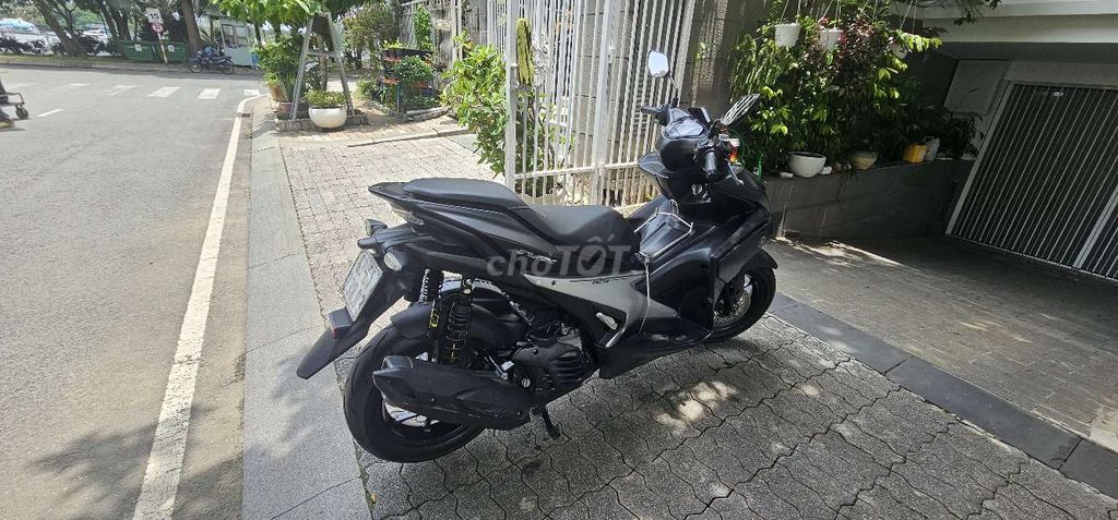 BÁN XE TAY GA, HIỆU NVX, DUNG TÍCH 124, MÀU ĐEN. Mua bán Xe máy tại Quận 1 Tp Hồ Chí Minh được đăng bởi Mãi Nguyễn hình 3