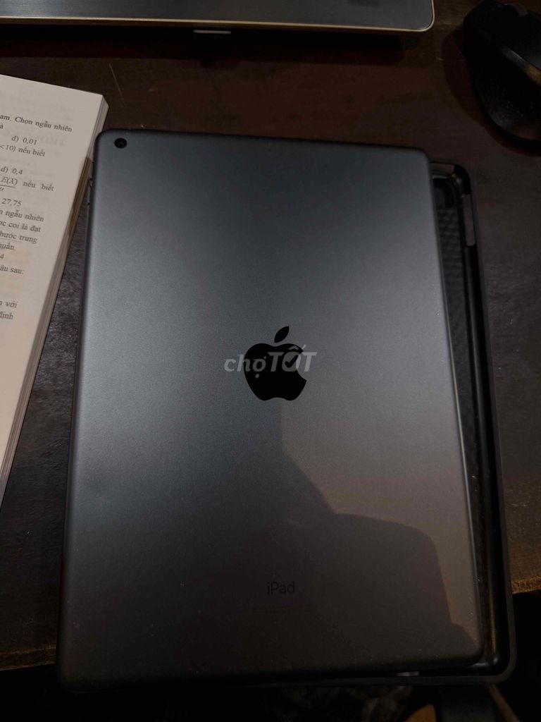 Apple iPad Gen 9 Wifi 64GB Xám Đã qua sử dụng. Mua bán Máy tính bảng tại Quận Bình Thuỷ Cần Thơ được đăng bởi Tuyet Ngan hình 1