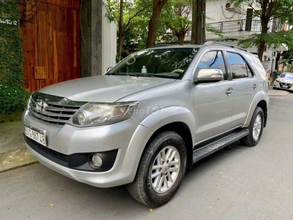 Gia đình cần bán xe Toyota Fortuner bản V cao cấp. Mua bán Ô tô tại Quận Gò Vấp Tp Hồ Chí Minh được đăng bởi Tô Lâm hình 6