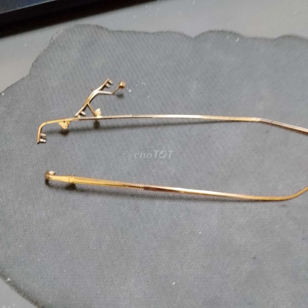 Gọng kính Nikon Titanium Vàng. Mua bán Phụ kiện thời trang khác tại Huyện Phúc Thọ Hà Nội được đăng bởi Thanh Do hình 1