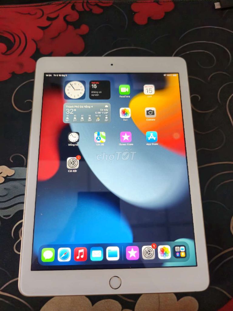 Apple iPad Gen 5 32GB Vàng. Mua bán Máy tính bảng tại Huyện Hòa Vang Đà Nẵng được đăng bởi Hoàng Anh hình 1