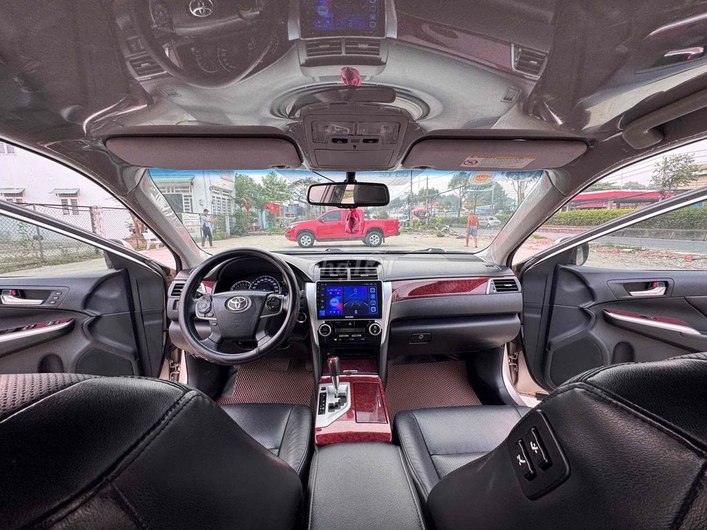 Продам красивый автомобиль Camry 2.5Q 2012 года без недостатков