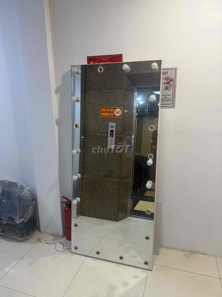 Gương trang điểm Bạc. Mua bán Nội thất, đồ gia dụng khác tại Quận Hai Bà Trưng Hà Nội được đăng bởi  Cho thuê CCMN Căn hộ dịch vụ hình 1
