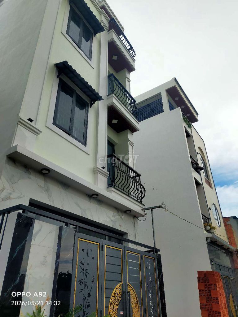bình hưng hòa đường số 9 dt 52m2 4 tần  xe hơi ngủ trong nhà