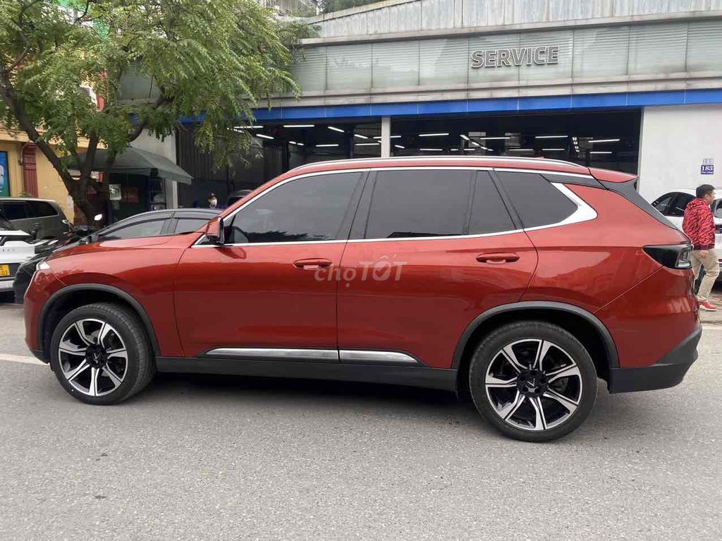 Vinfast Lux SA2.0 Премиум 2019 Красный Оранжевый