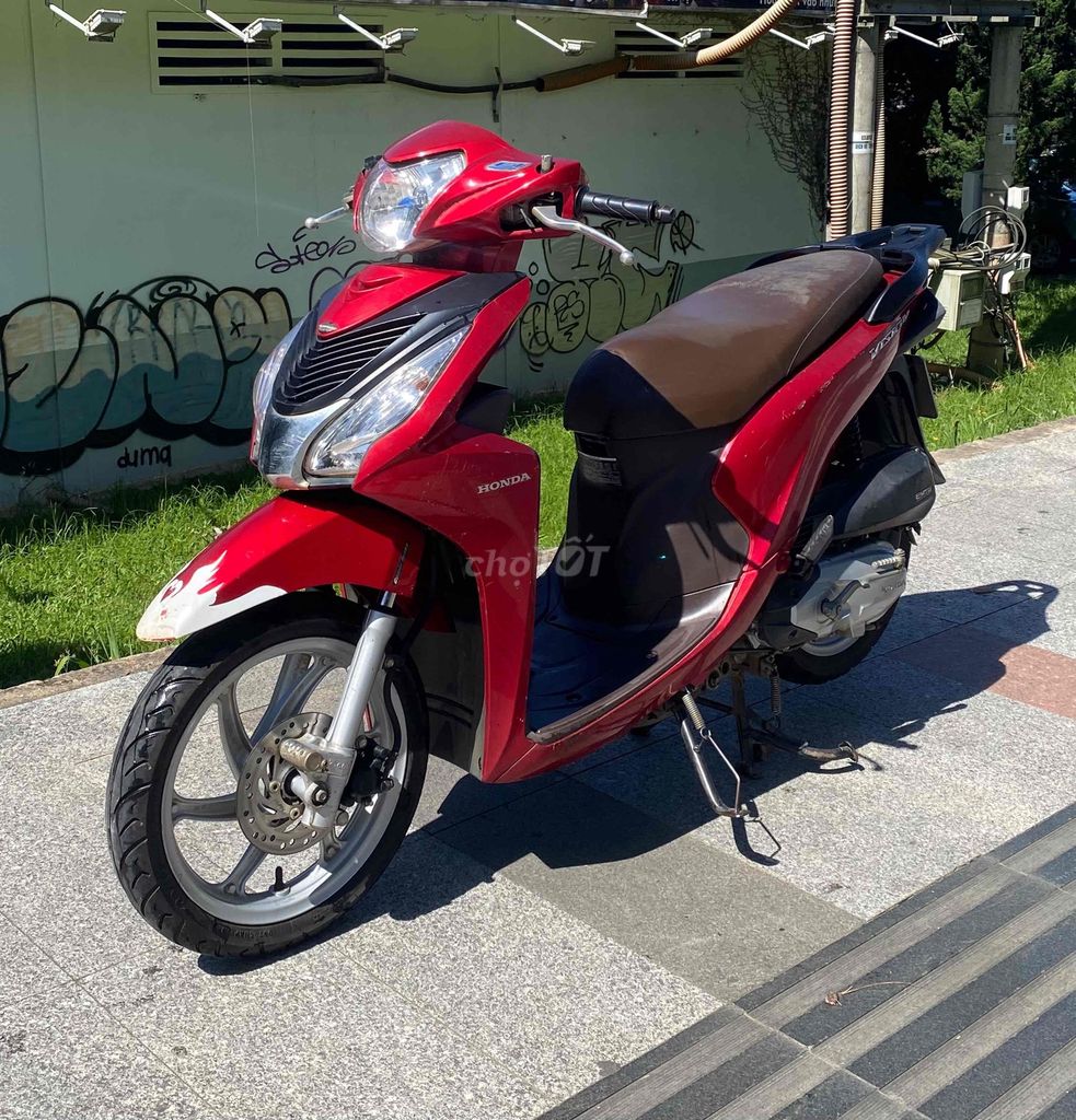 Honda Vision 2015 màu Đỏ. Mua bán Xe máy tại Thành phố Đà Lạt Lâm Đồng được đăng bởi Đạt hình 5