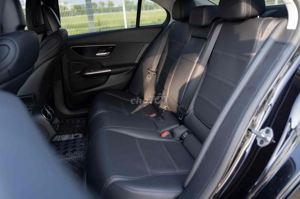 Mercedes Benz C Class 2022 C200 Avantgarde - 36000. Mua bán Ô tô tại Quận Thanh Xuân Hà Nội được đăng bởi Anhtuanle hình 10