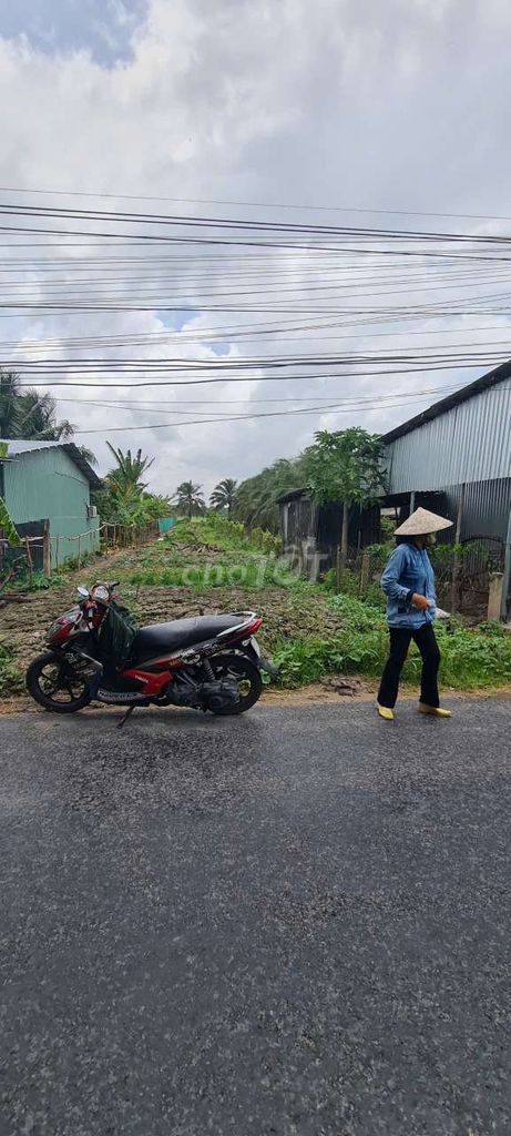 MẶT TIỀN NHỰA kế bên TP TÂN AN